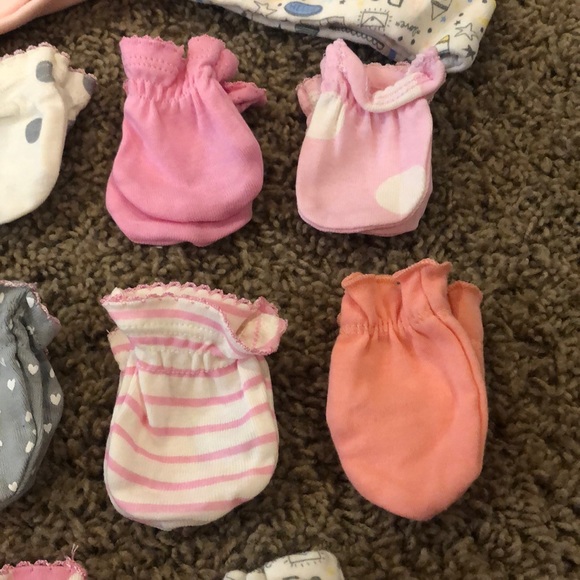 💥SOLD💥Baby mittens and hats 💥SOLD!💥 - Picture 3 of 7